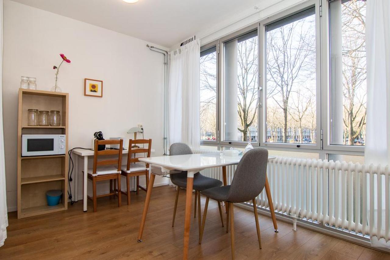 Gemeubileerd 4-kamerappartement in Amsterdam Noord - Afbeelding 13
