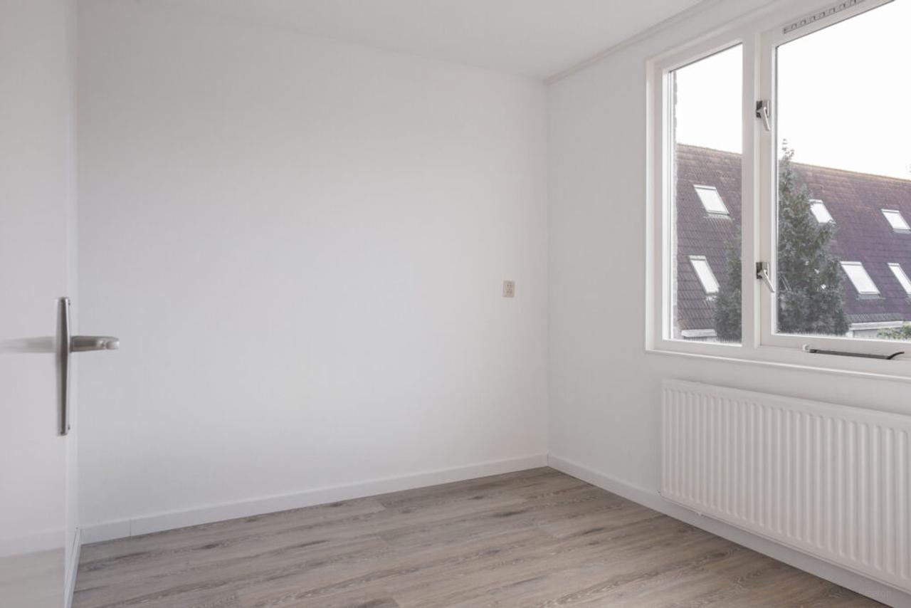 3-slaapkamerwoning met tuin en eigen oprit - Afbeelding 11