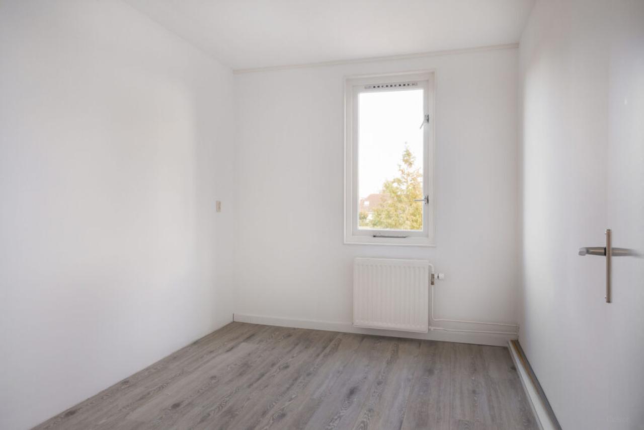 3-slaapkamerwoning met tuin en eigen oprit - Afbeelding 12
