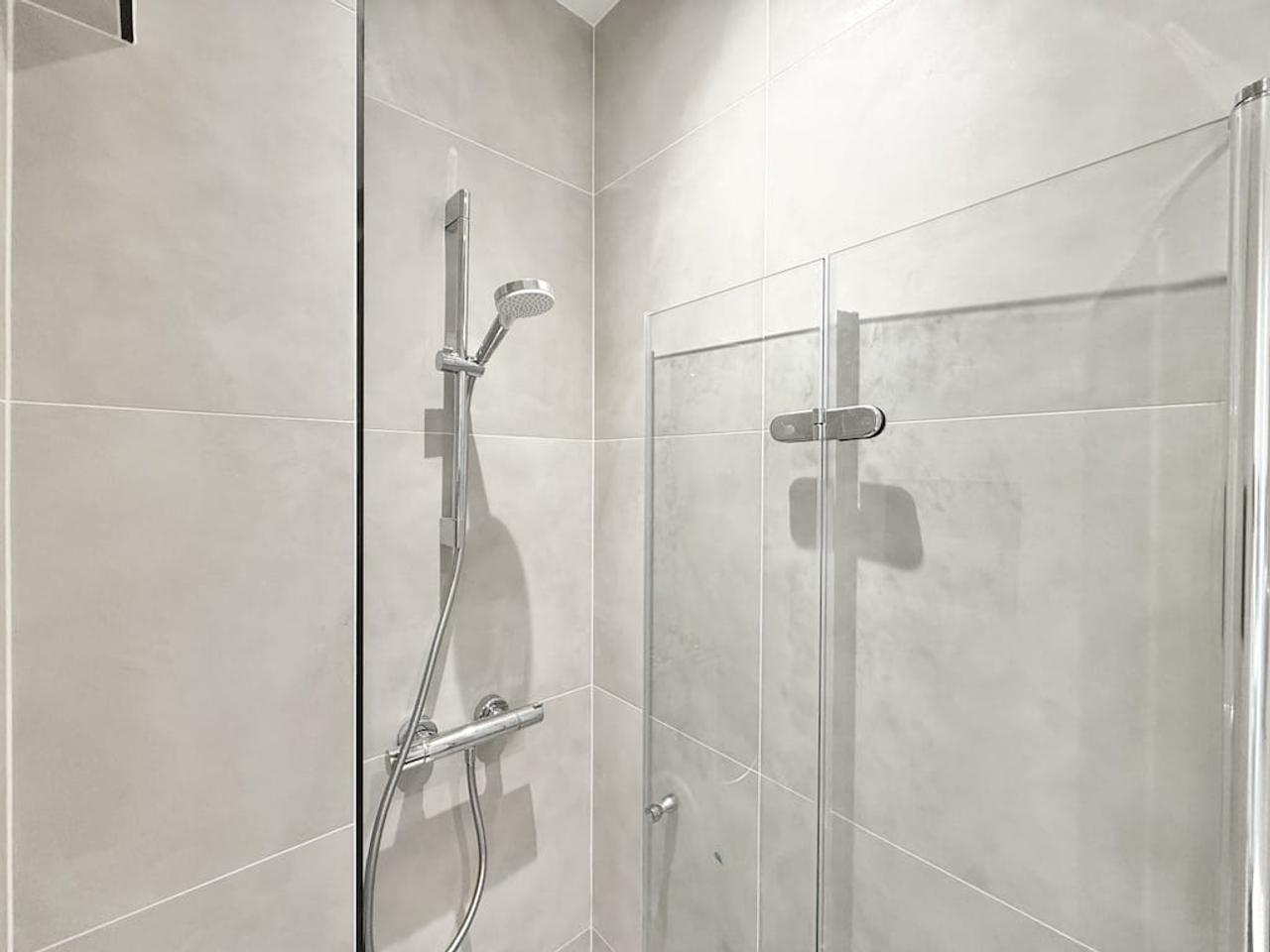 Drieslaapkamerappartement met balkon - Afbeelding 13