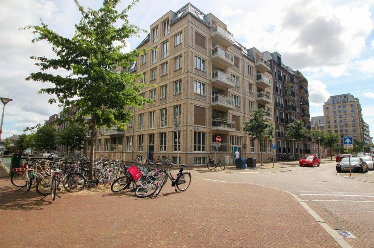 Licht 3-kamerappartement met balkon en parking - Afbeelding 1