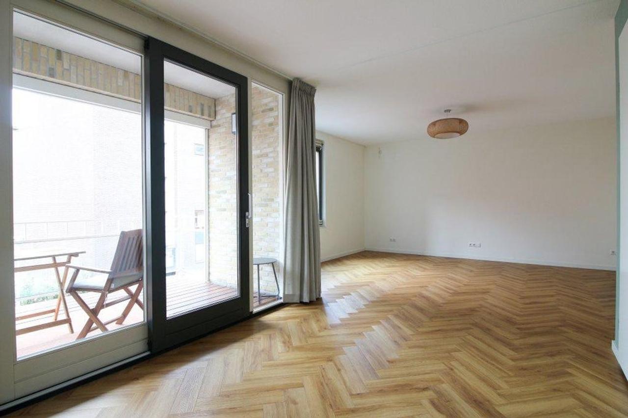 Licht 3-kamerappartement met balkon en parking - Afbeelding 5