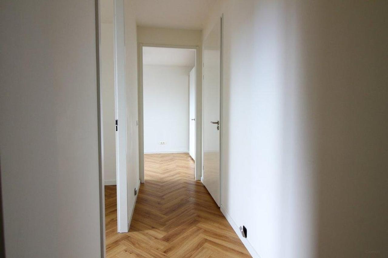 Licht 3-kamerappartement met balkon en parking - Afbeelding 10