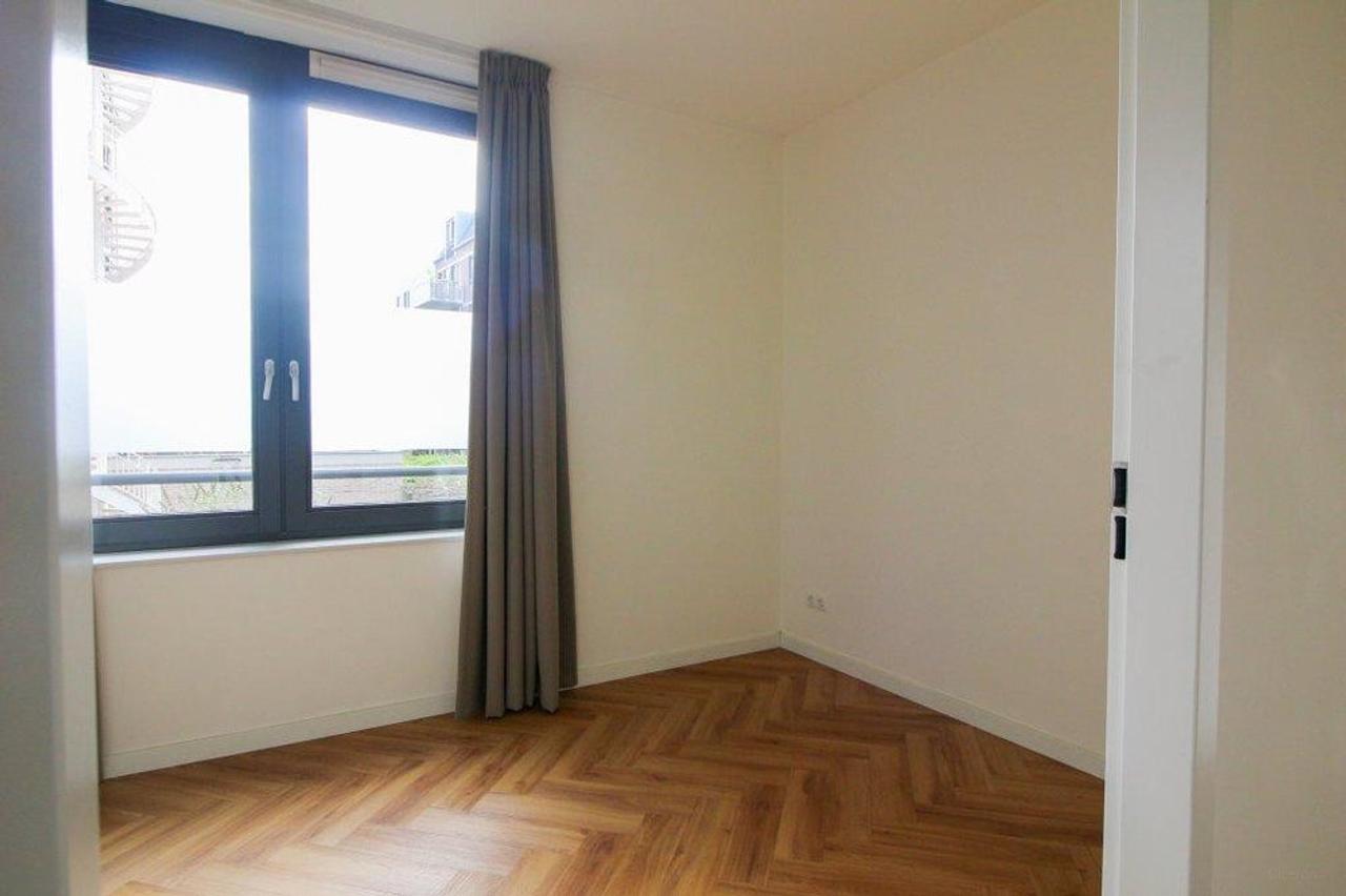Licht 3-kamerappartement met balkon en parking - Afbeelding 13