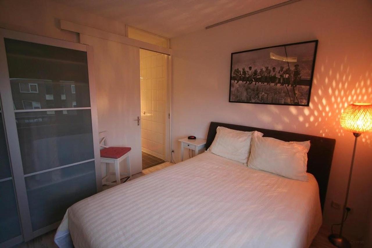 1-bedroom apartment with balcony and parking - Image 4