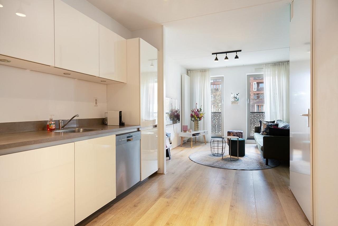 Tijdelijk 3-kamerappartement met parkeerplek - Afbeelding 2