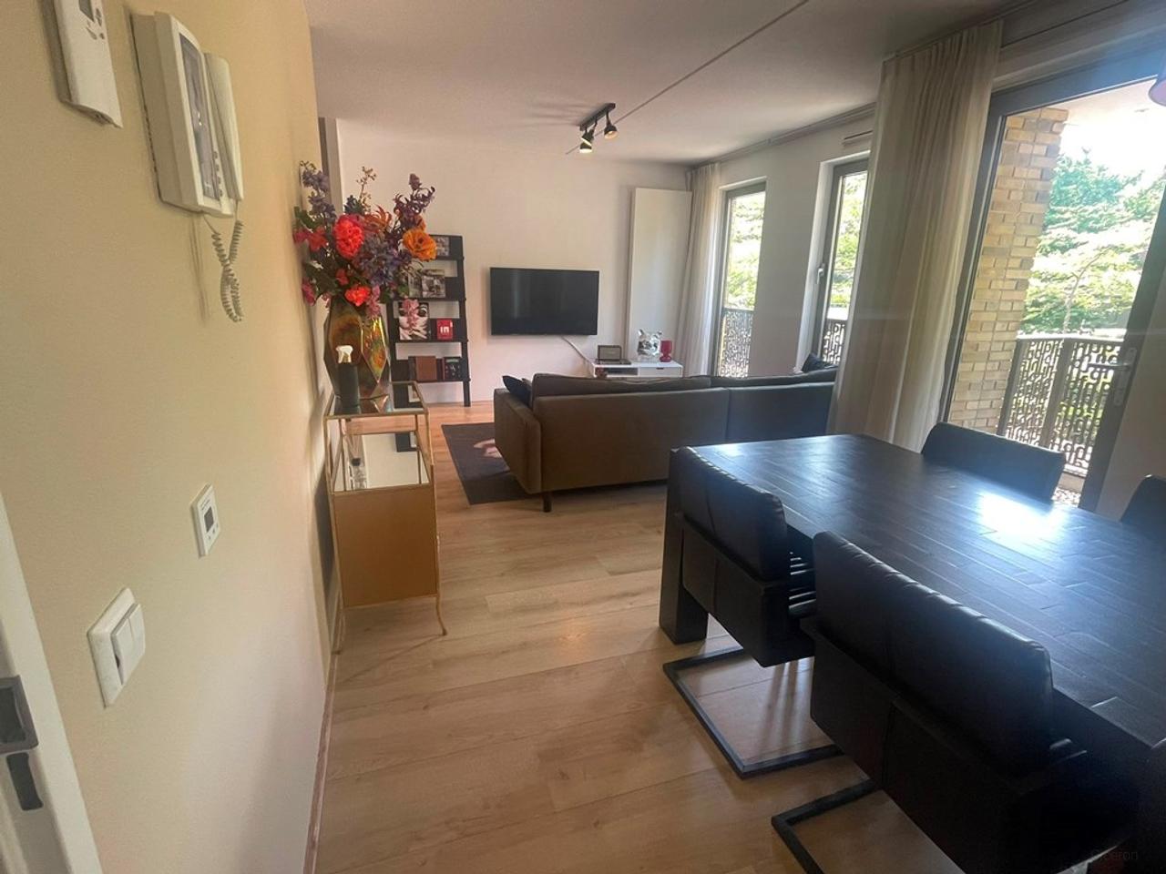 Tijdelijk 3-kamerappartement met parkeerplek - Afbeelding 4