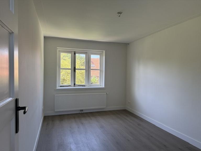 Renovated Terraced House with 3 Bedrooms - Image 16