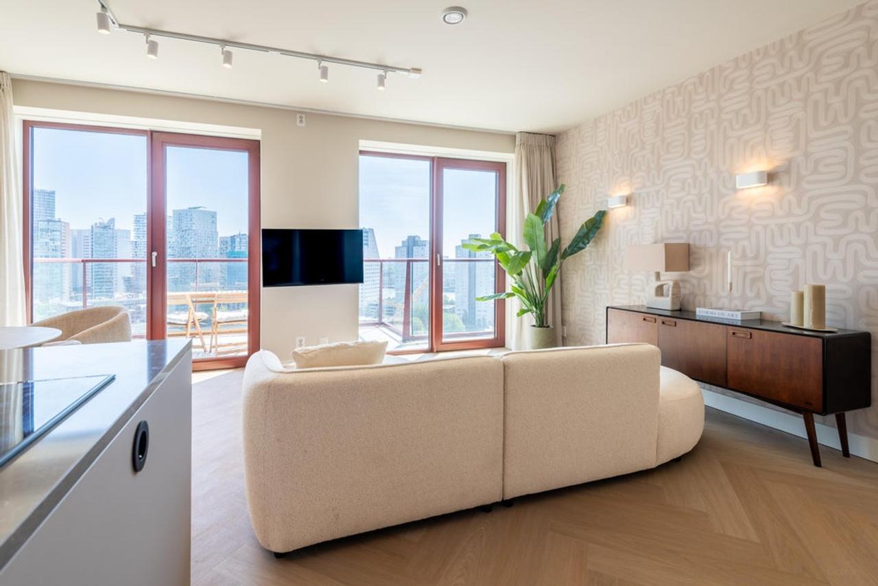 Gemeubileerd 3-kamerappartement op 17 hoog - Afbeelding 3