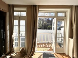 Three-Bedroom Apartment with Balcony in City Centre - Image 19