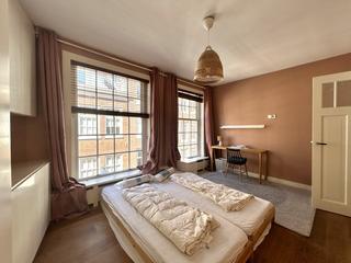 Three-Bedroom Apartment with Balcony in City Centre - Image 22