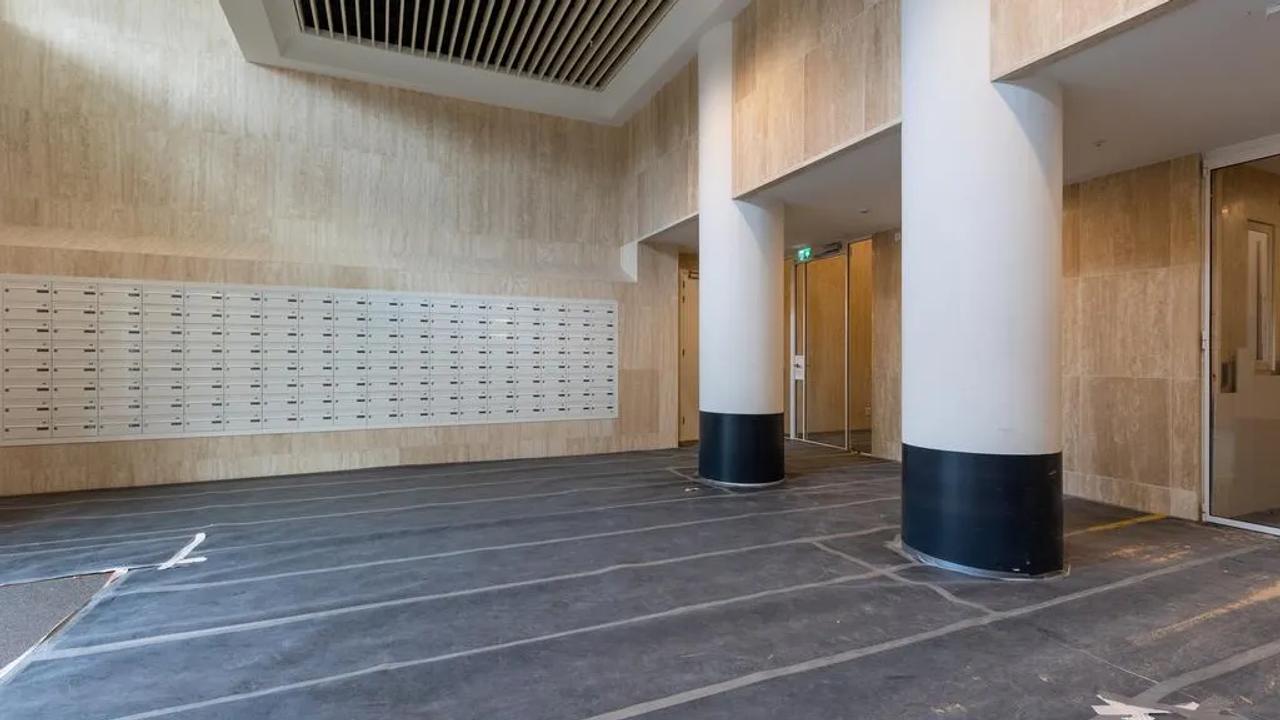 13th Floor Apartment with Balcony in Cooltower - Image 4