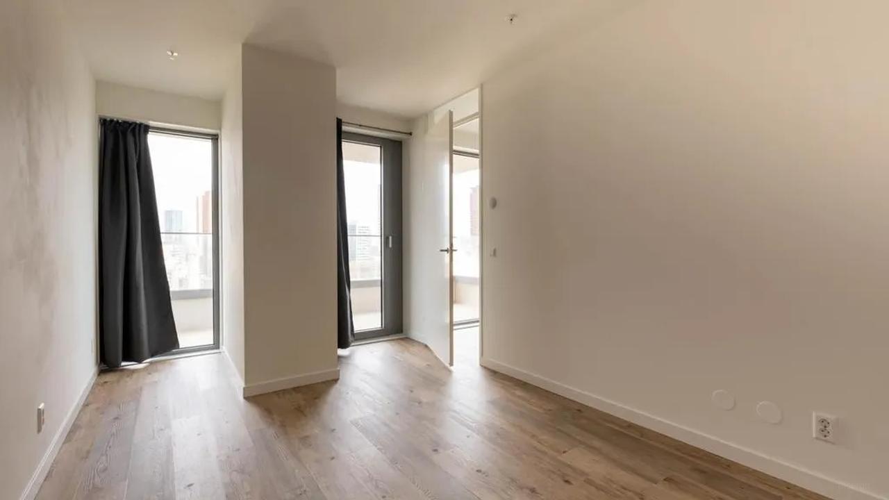13th Floor Apartment with Balcony in Cooltower - Image 10