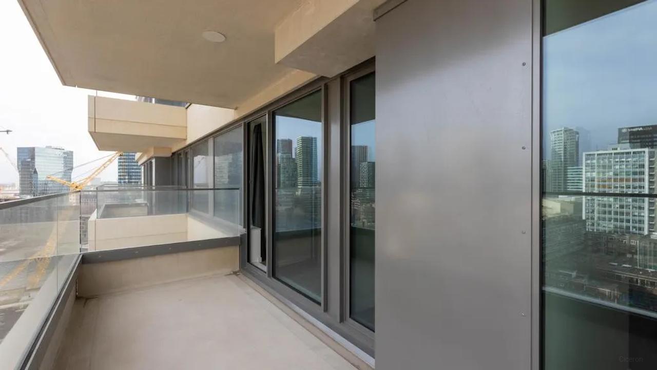 13th Floor Apartment with Balcony in Cooltower - Image 16