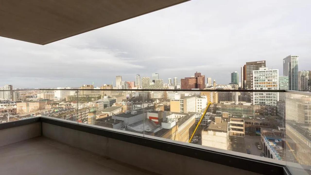 13th Floor Apartment with Balcony in Cooltower - Image 17