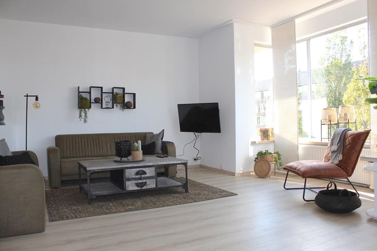 Licht 3-kamerappartement met breed balkon - Afbeelding 3