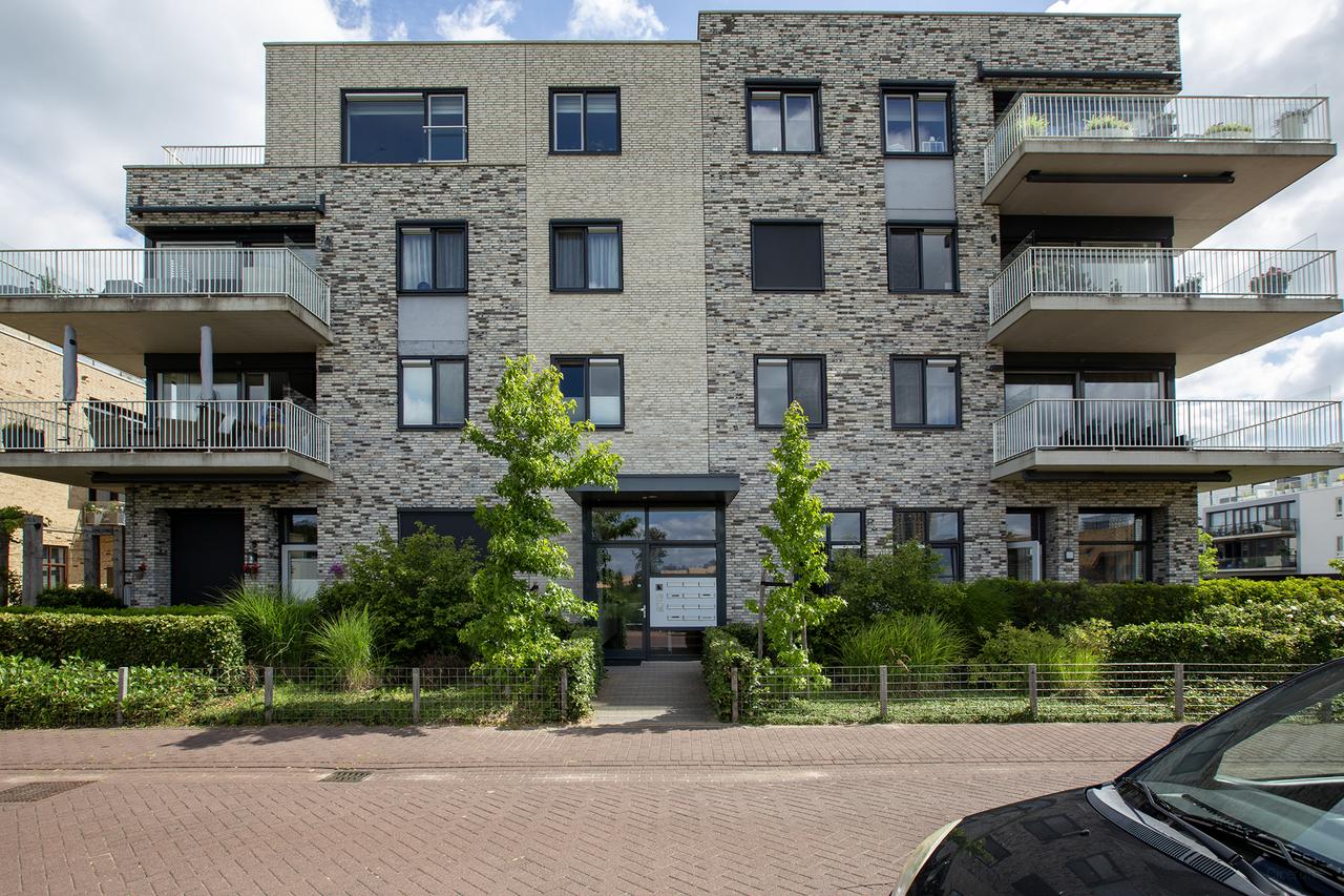 Licht 3-kamerappartement met balkon - Afbeelding 1