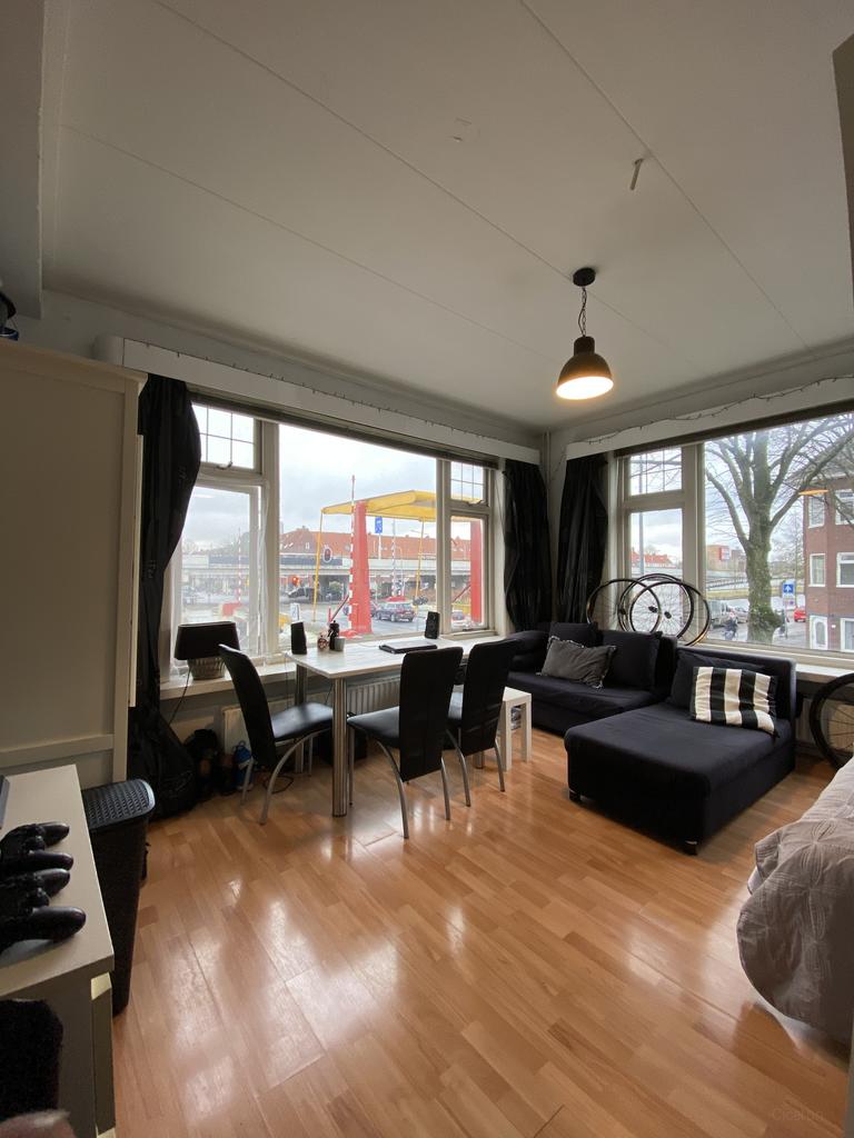 Kamer van 20 m2 met wastafel in Grunobuurt - Afbeelding 2