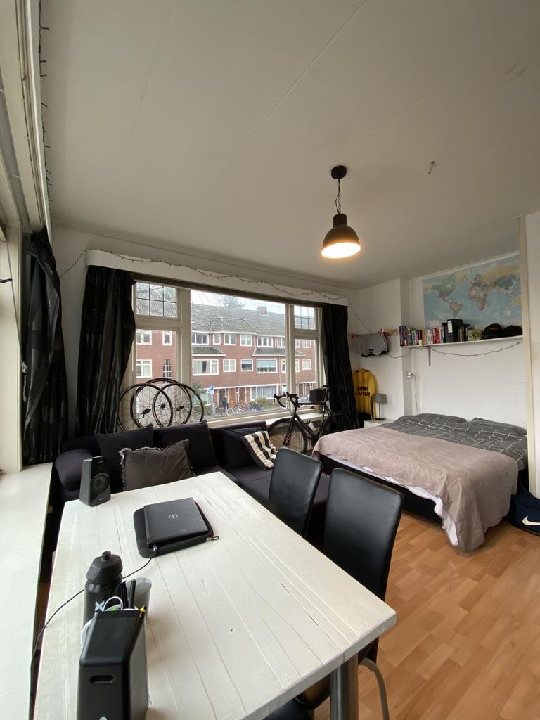 Kamer van 20 m2 met wastafel in Grunobuurt - Afbeelding 3