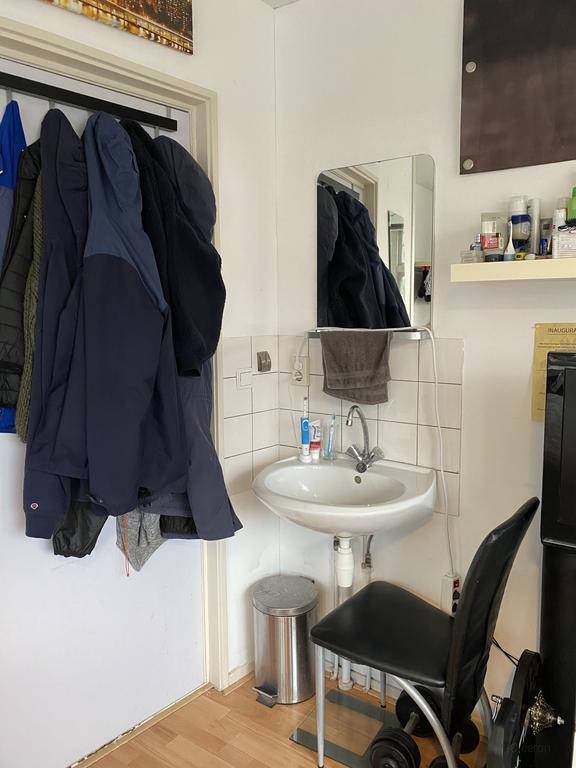 Kamer van 20 m2 met wastafel in Grunobuurt - Afbeelding 6