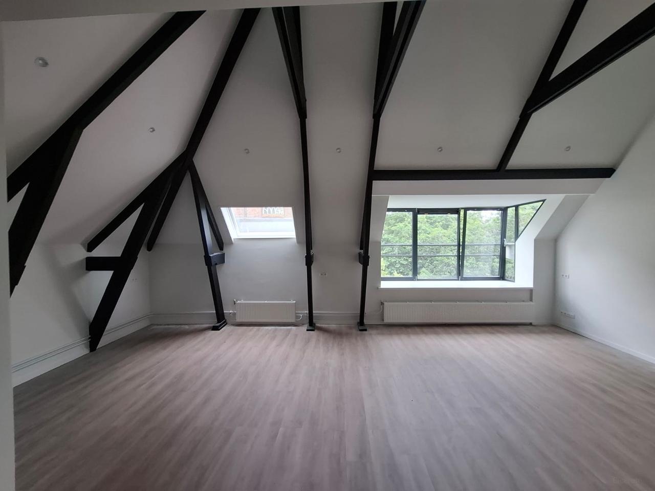Top Apartment with Akerk Views - Image 7