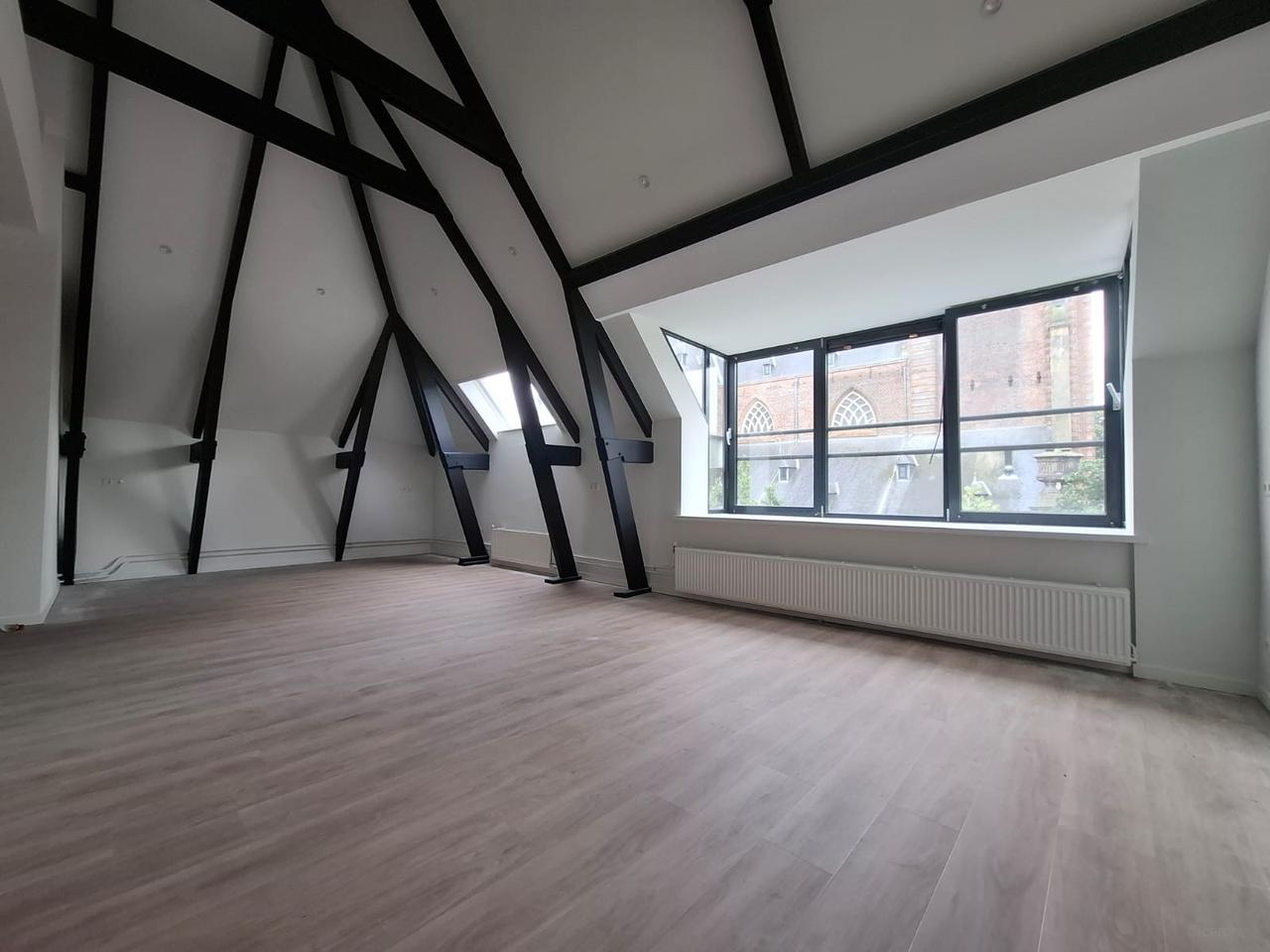Top Apartment with Akerk Views - Image 8