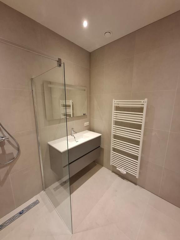 Top Apartment with Akerk Views - Image 17