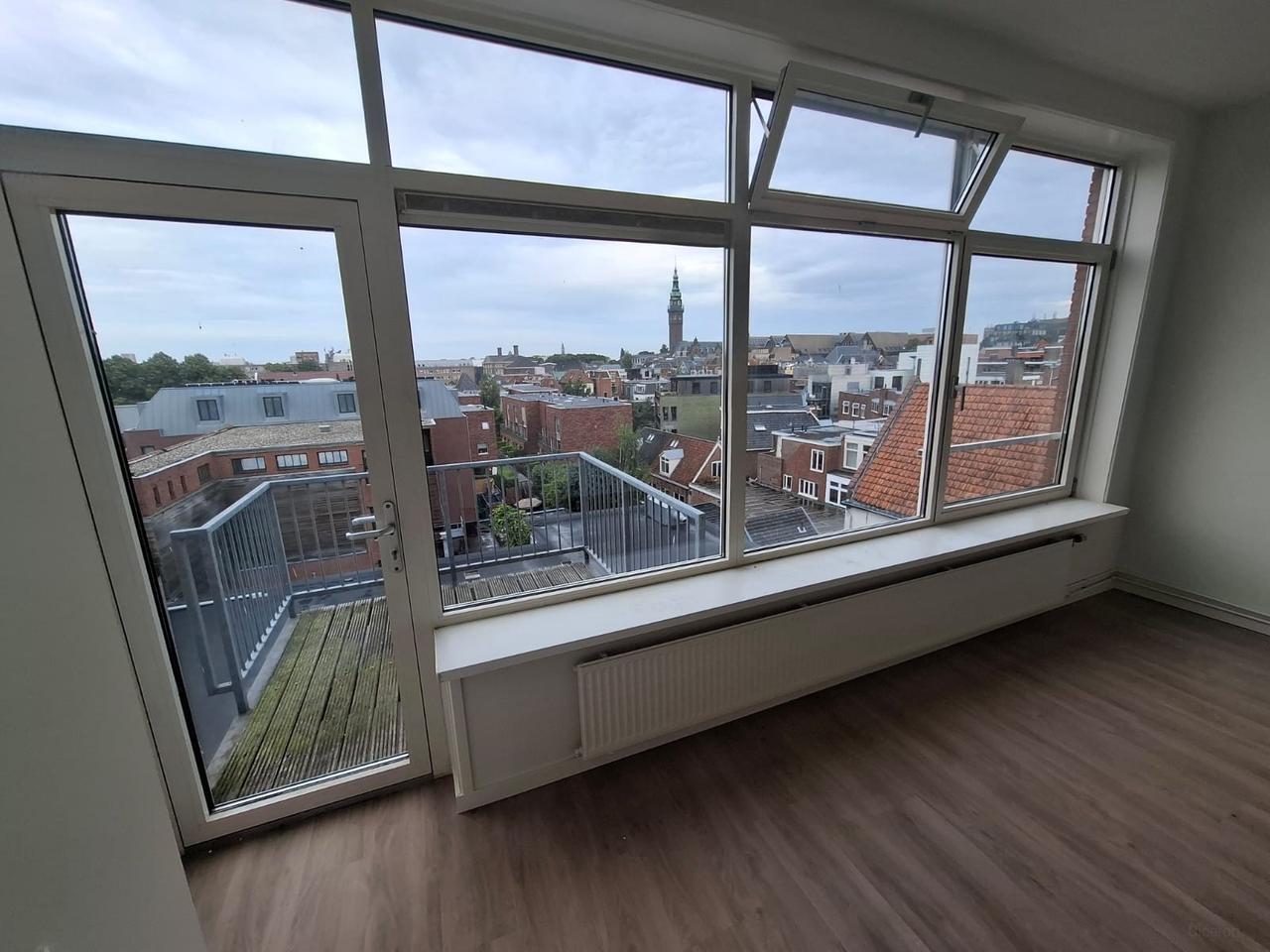 Top Apartment with Akerk Views - Image 18