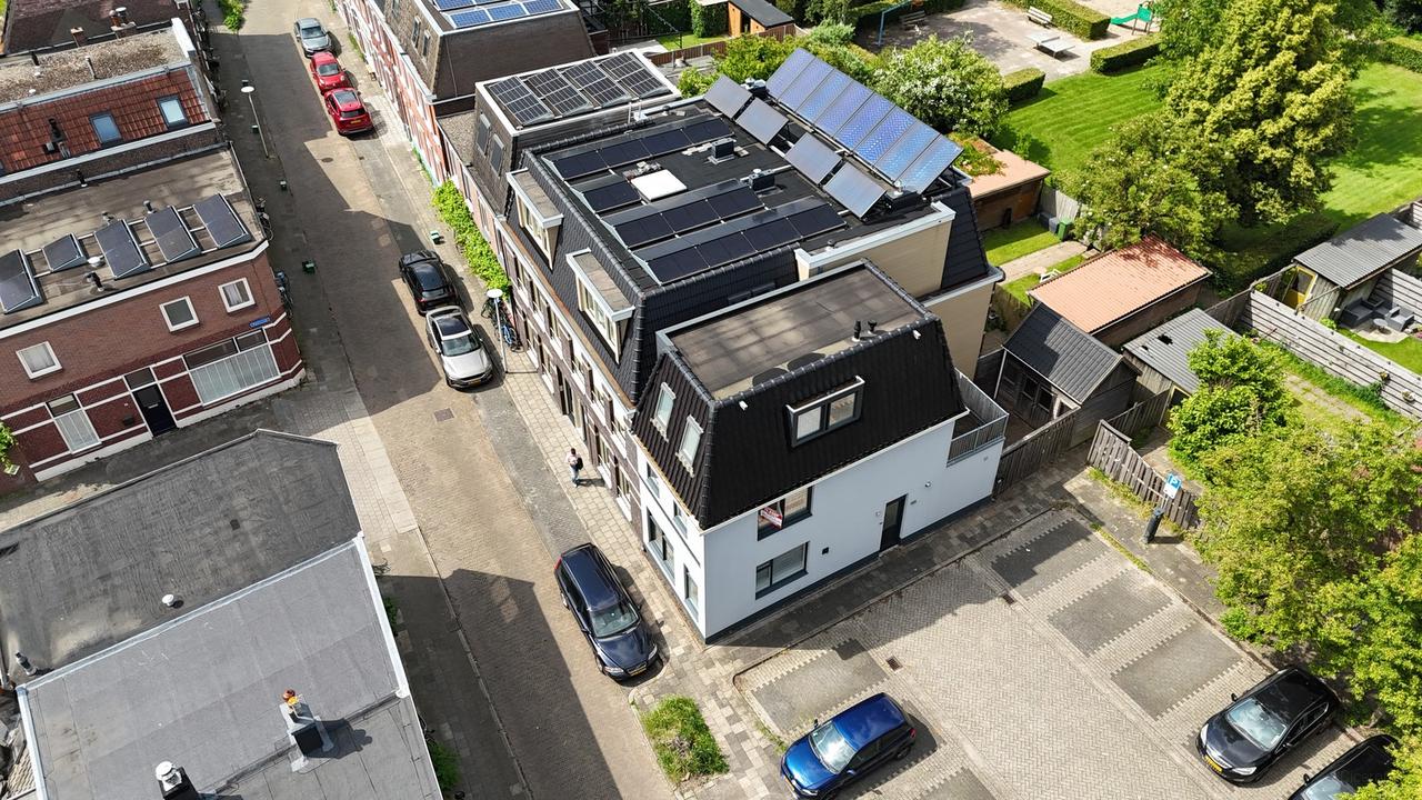 Balkon en 2 slaapkamers in Oud-Assendorp - Afbeelding 1
