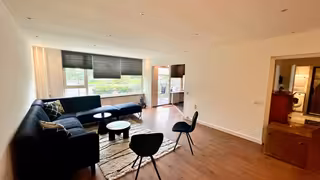 Gemeubileerd 3-kamerappartement met balkon