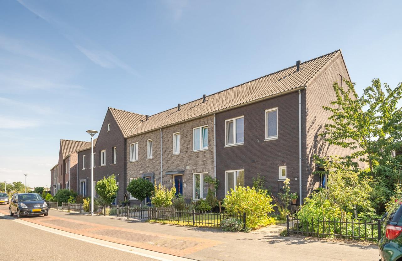 Hoekwoning met 3 slaapkamers en tuin - Afbeelding 1