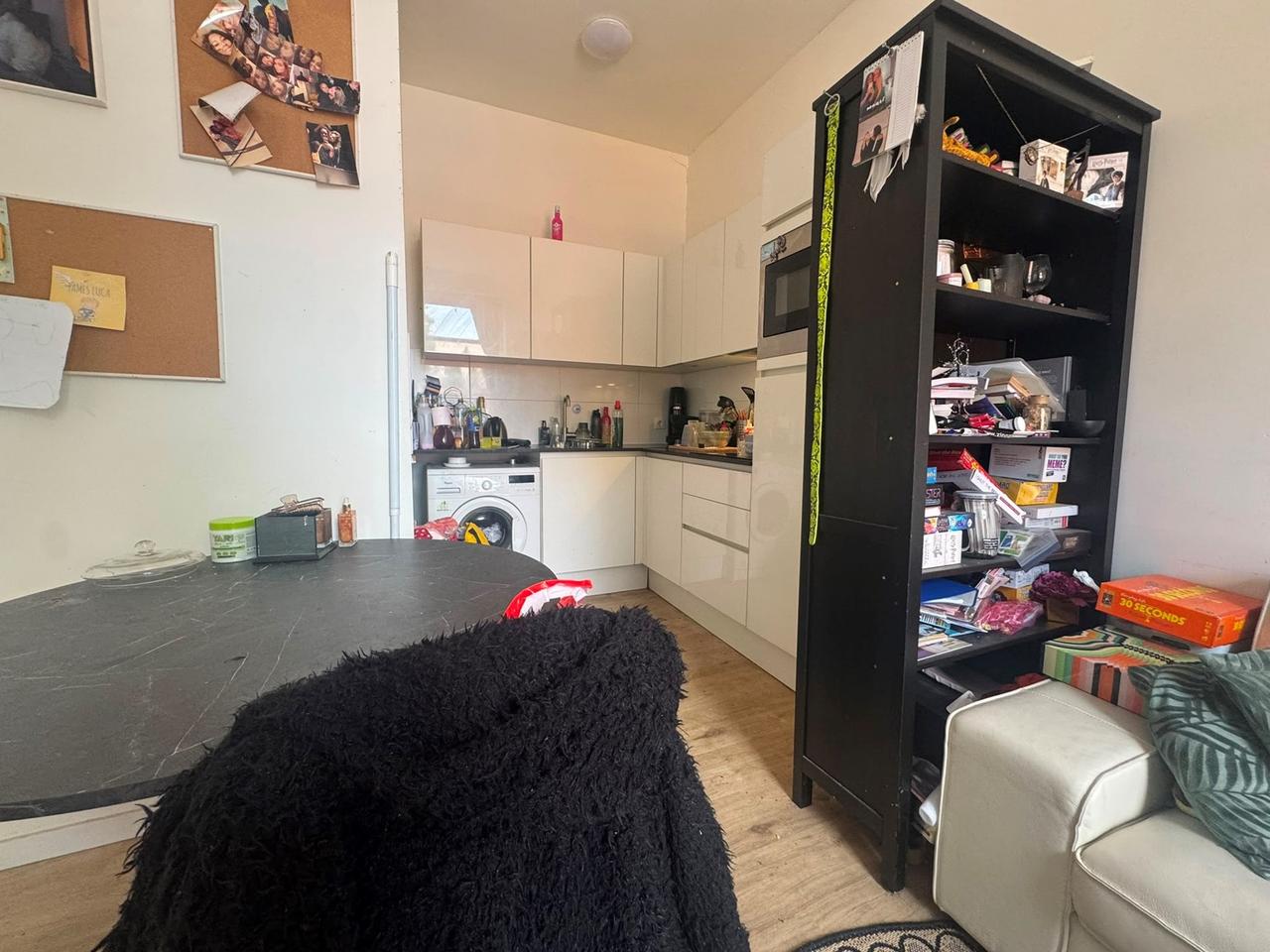 Studio with separate bedroom in Herewegbuurt - Image 2