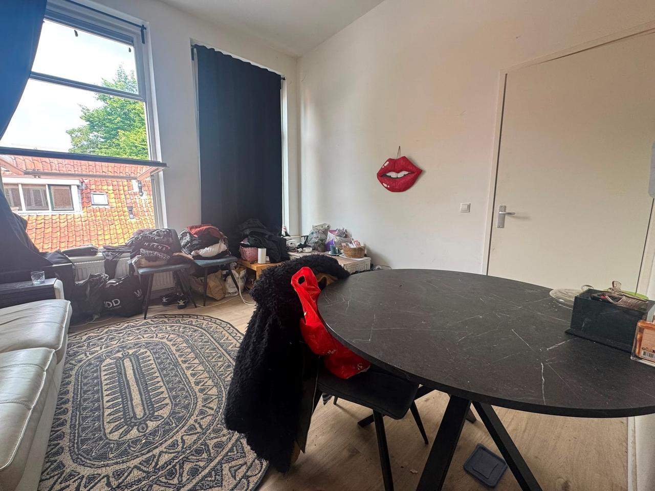 Studio with separate bedroom in Herewegbuurt - Image 3