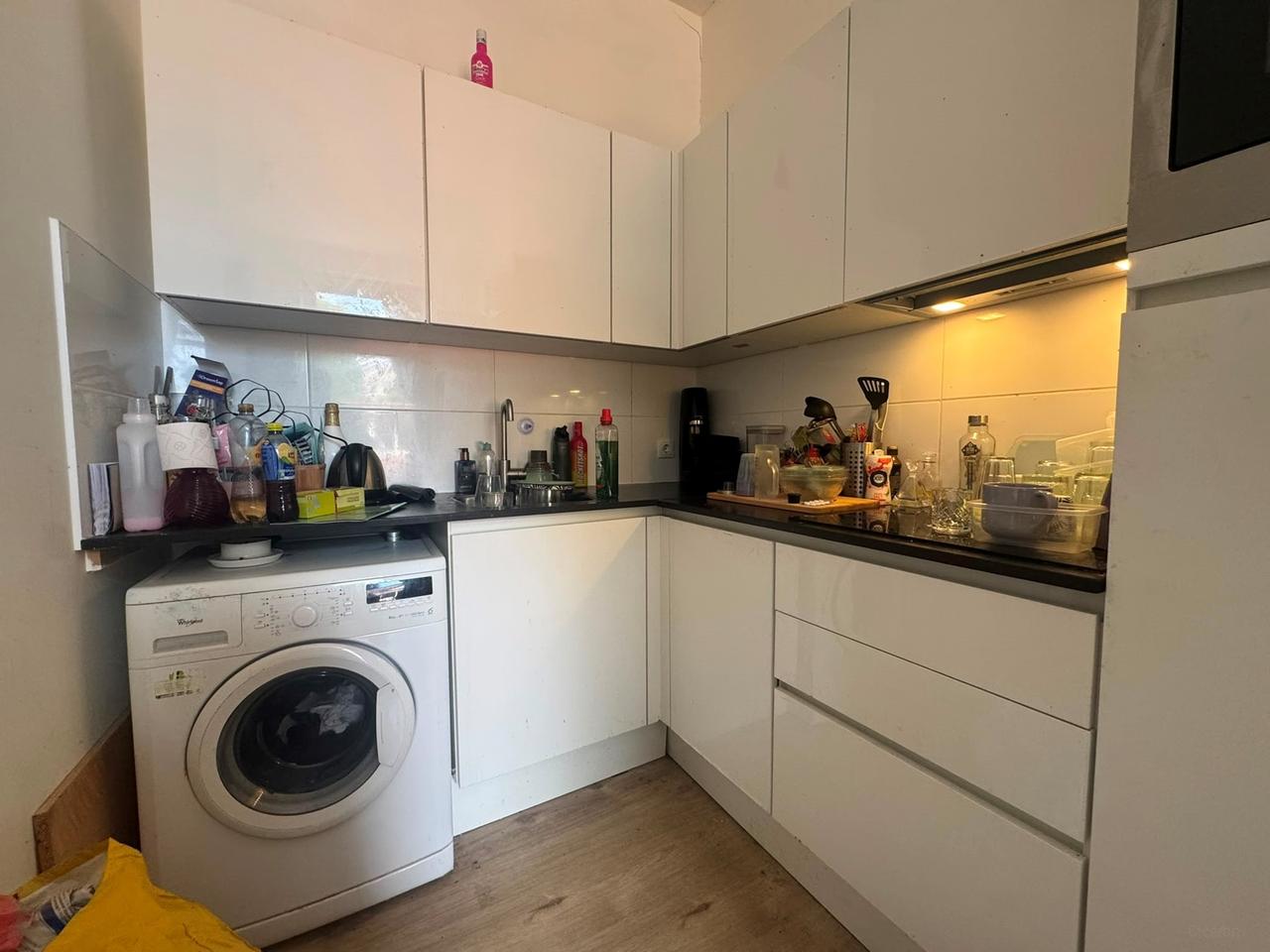 Studio with separate bedroom in Herewegbuurt - Image 6
