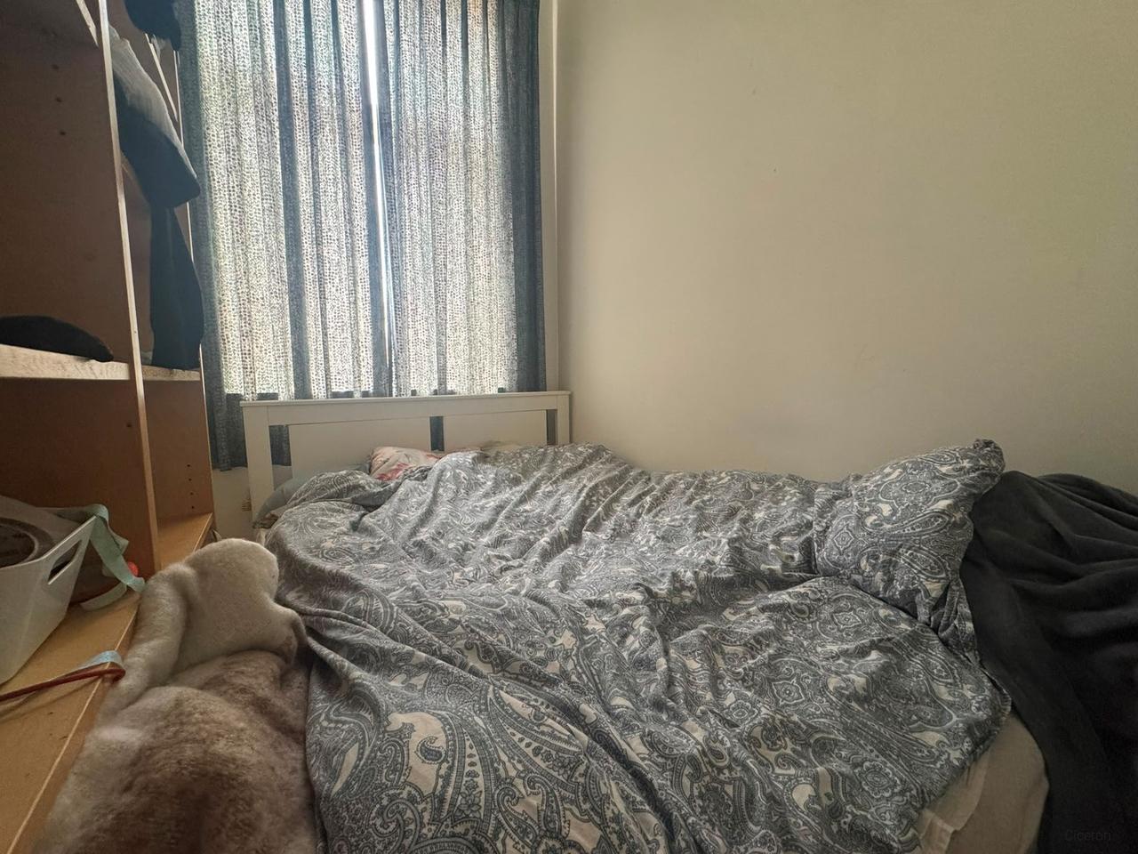 Studio with separate bedroom in Herewegbuurt - Image 8
