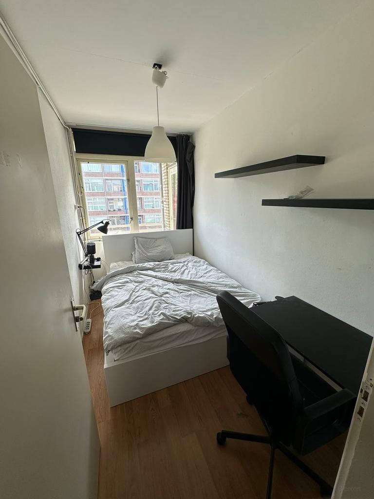 Studentenkamer met balkon in Paddepoel - Afbeelding 2