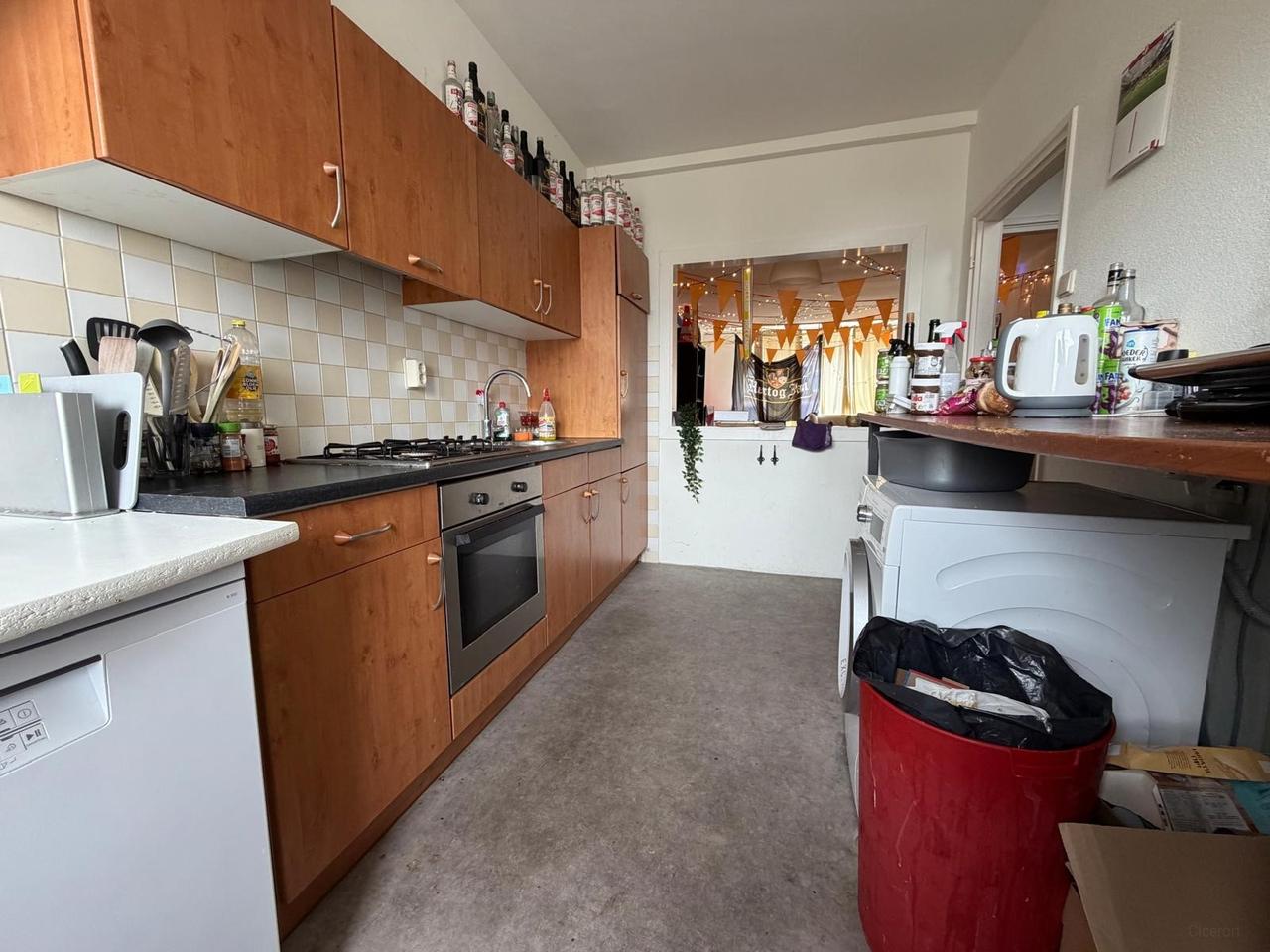 Studentenkamer met balkon in Paddepoel - Afbeelding 4