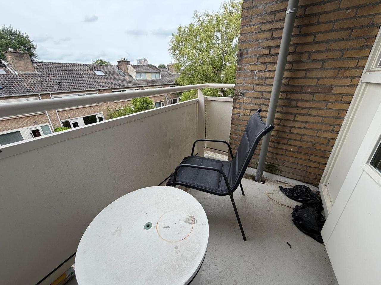 Studentenkamer met balkon in Paddepoel - Afbeelding 5