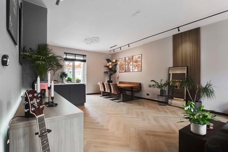 Gemeubileerde bovenwoning met terras - Afbeelding 3