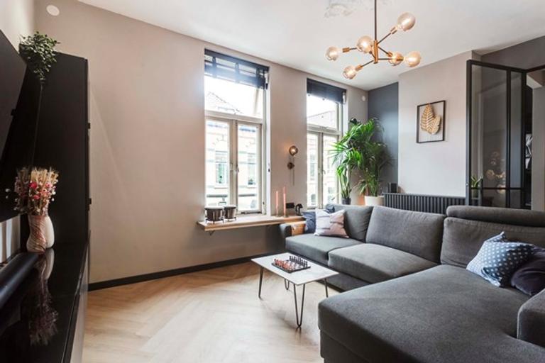 Gemeubileerde bovenwoning met terras - Afbeelding 4