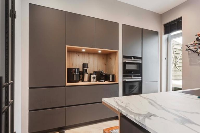 Gemeubileerde bovenwoning met terras - Afbeelding 6