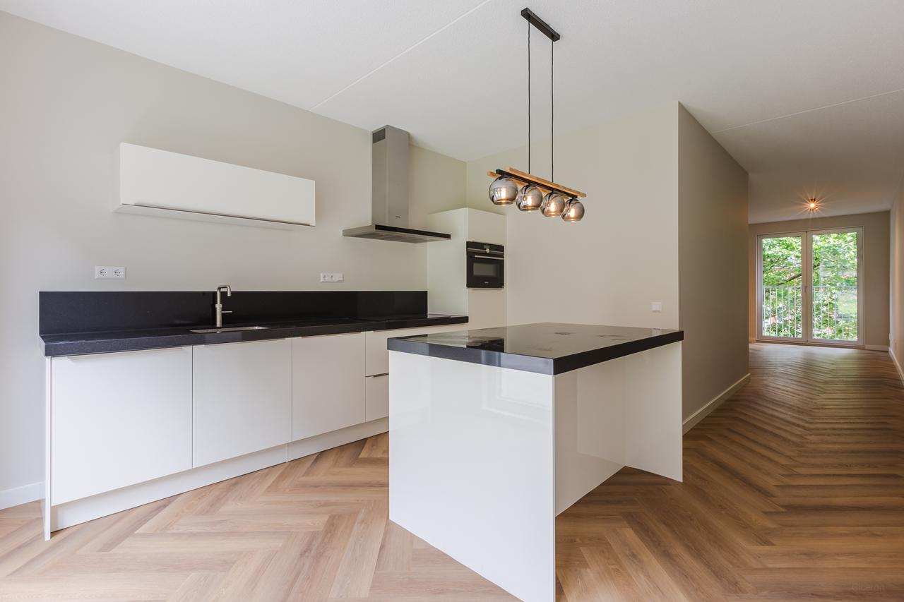 New 132 m² Apartment in Hyde Park - Image 11