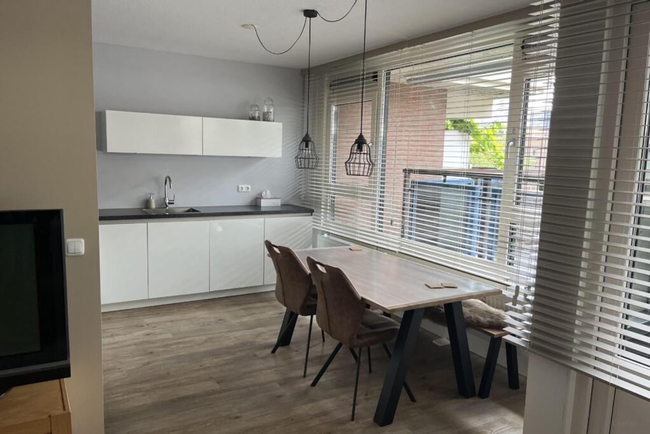 Gemeubileerd 3-kamerappartement met parkeerplek - Afbeelding 3