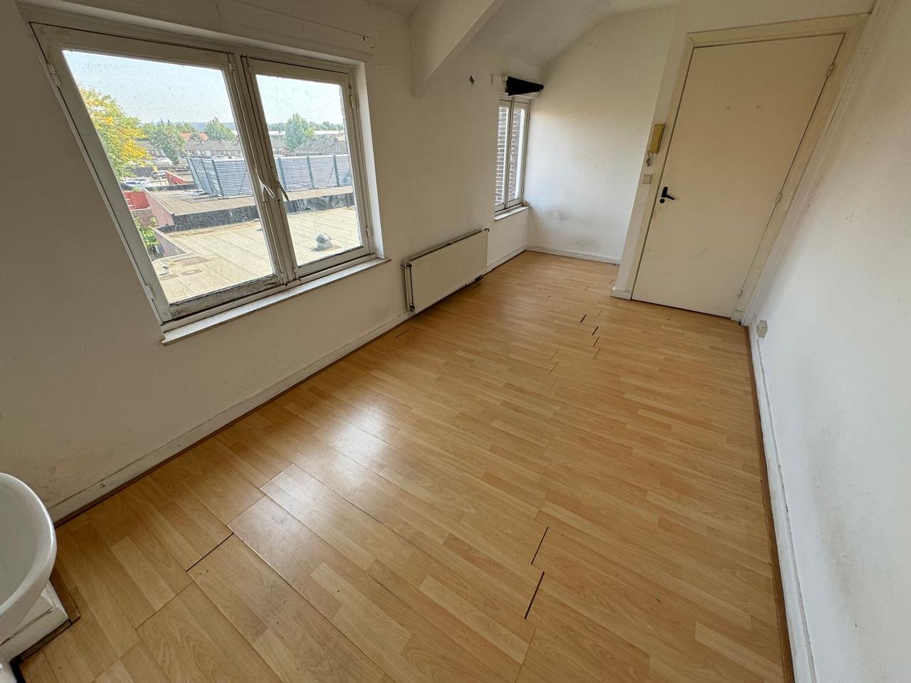 14 m² room with shared rooftop terrace - Image 3