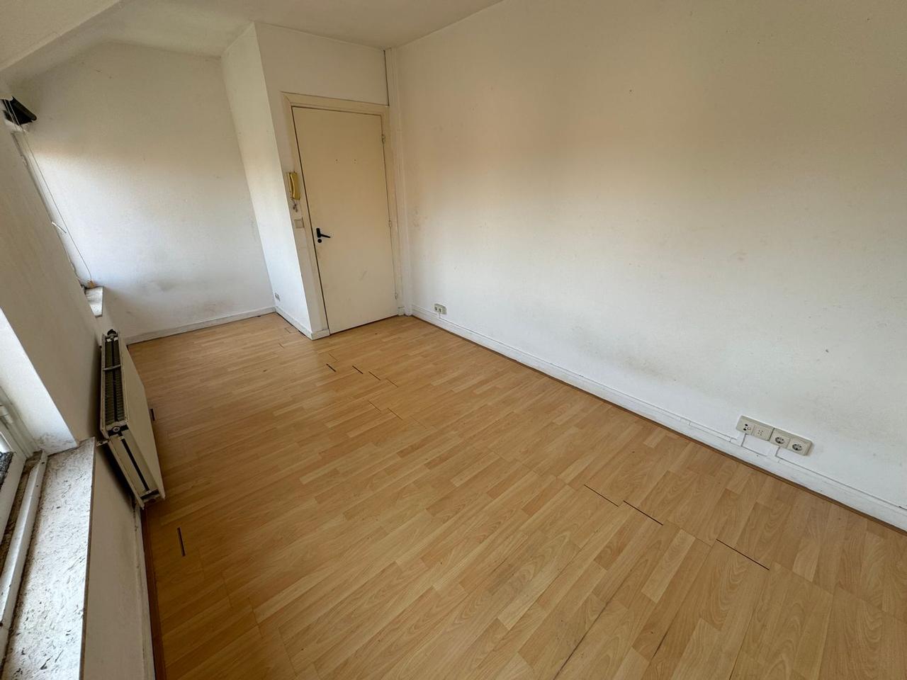 14 m² room with shared rooftop terrace - Image 4