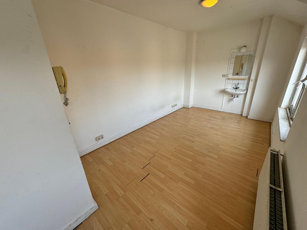 14 m² room with shared rooftop terrace - Image 5