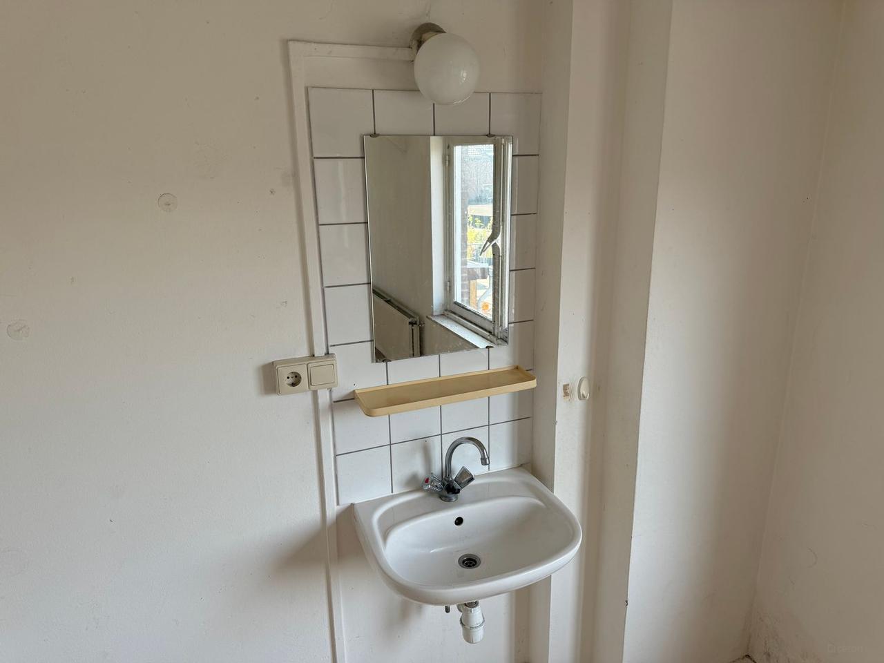 14 m² room with shared rooftop terrace - Image 6