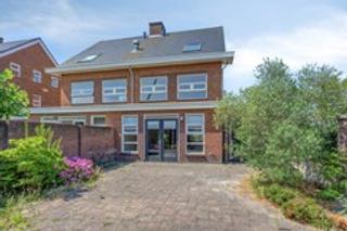 Semi-Detached House with Garage and Garden - Image 2