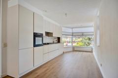Semi-Detached House with Garage and Garden - Image 4