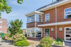 Semi-Detached House with Garage and Garden - Image 5